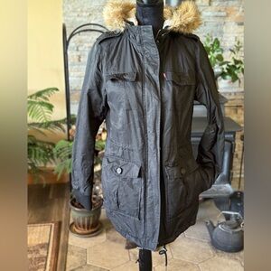 Levi’s - faux fur lined hooded jacket/coat -M